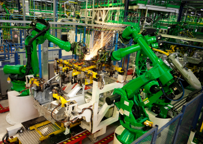 S:\triplea_resources\DP_topic_packs\business management\student_packs\media_ops_management\images\manufacturing_robot.jpg