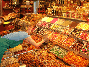 market_supermarket_shelves