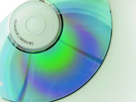 S:\triplea_resources\DP_topic_packs\economics\student_topic_packs\media_microeconomics\images\cd.jpg